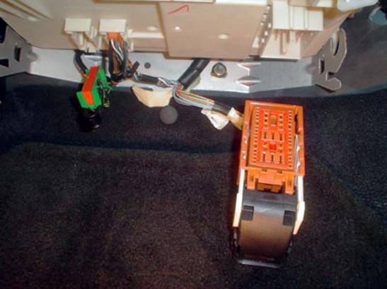 Технология замены салонного фильтра автомобиля Мазда 3 Технология замены салонного фильтра автомобиля Мазда 3