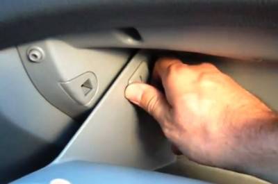 Замена салонного фильтра Hyundai Elantra Замена салонного фильтра Hyundai Elantra