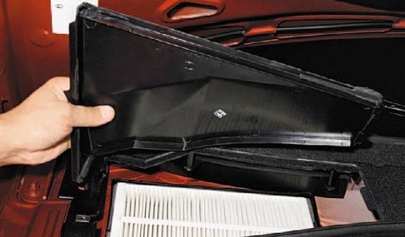 Замена салонного фильтра на Шевроле Нива Замена салонного фильтра на Шевроле Нива