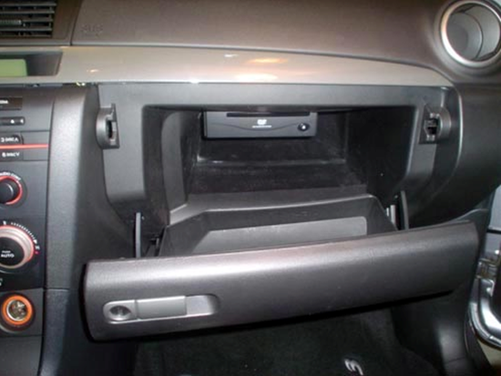 Технология замены салонного фильтра автомобиля Мазда 3 Технология замены салонного фильтра автомобиля Мазда 3