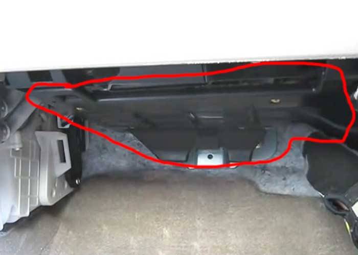 Замена салонного фильтра Мазда 5 Замена салонного фильтра Мазда 5