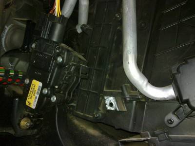 Замена салонного фильтра на Ford Fusion Замена салонного фильтра на Ford Fusion