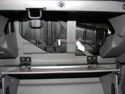 Замена салонного фильтра KIA Spectra Замена салонного фильтра KIA Spectra