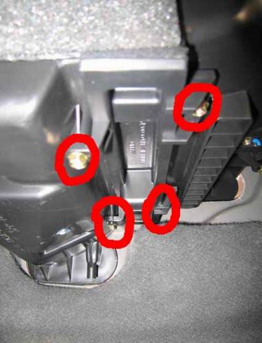 Замена салонного фильтра на Шевроле Лачетти Замена салонного фильтра на Шевроле Лачетти